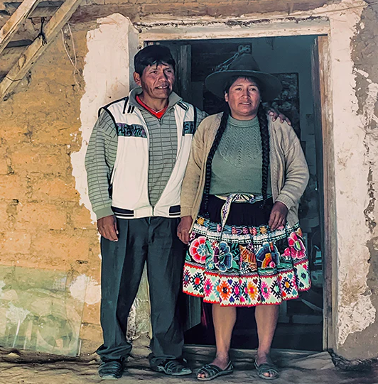 Women Canchis selling Skirt