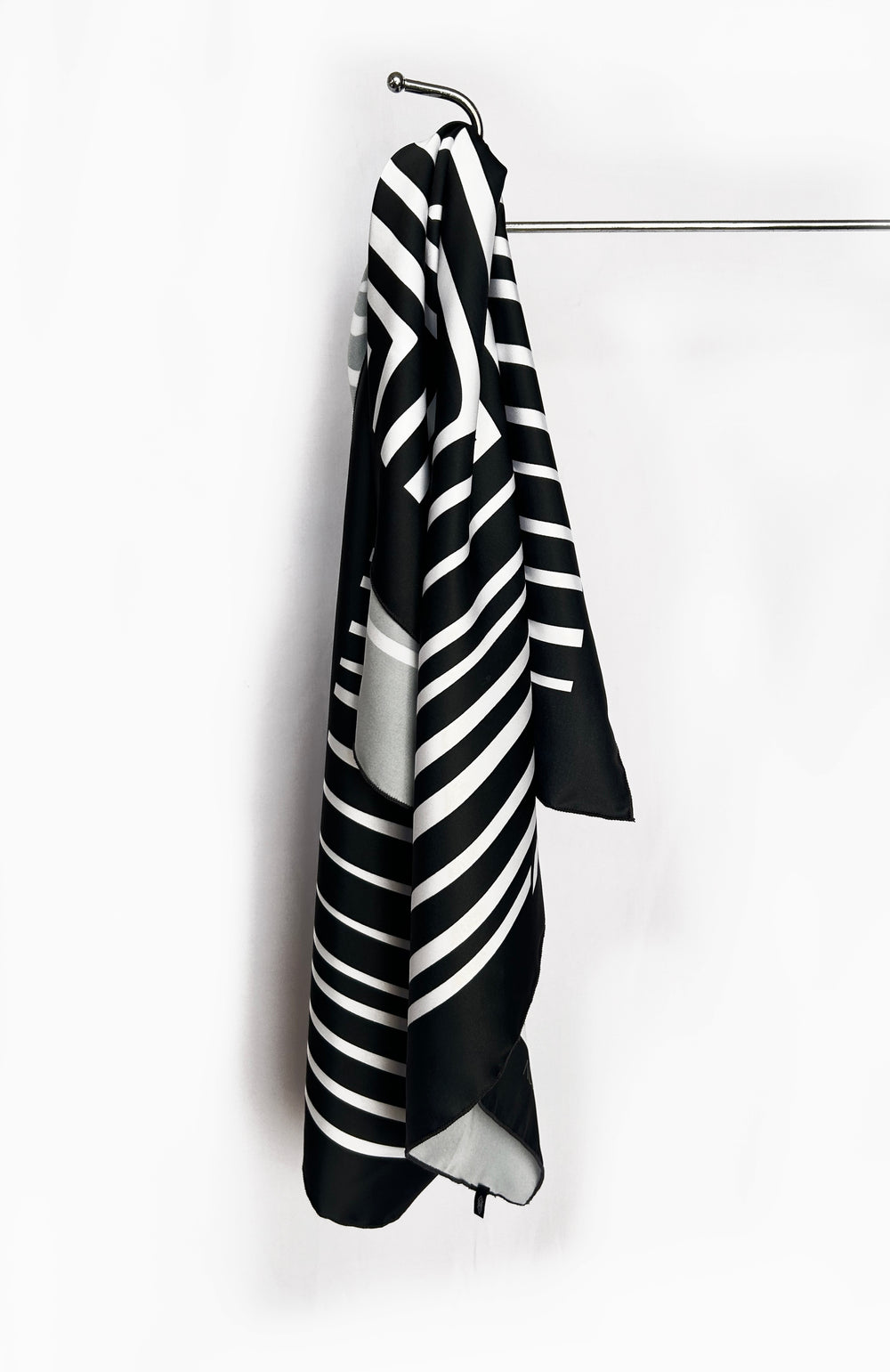 AGUSTINA - SQUARE SCARF "KAKATAIBO"