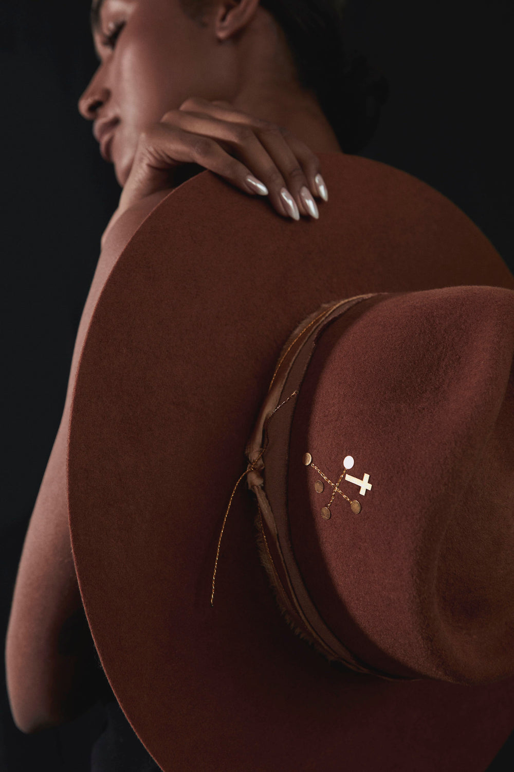 ADRIA X AGUSTINA - SOMBRERO CHAKANA