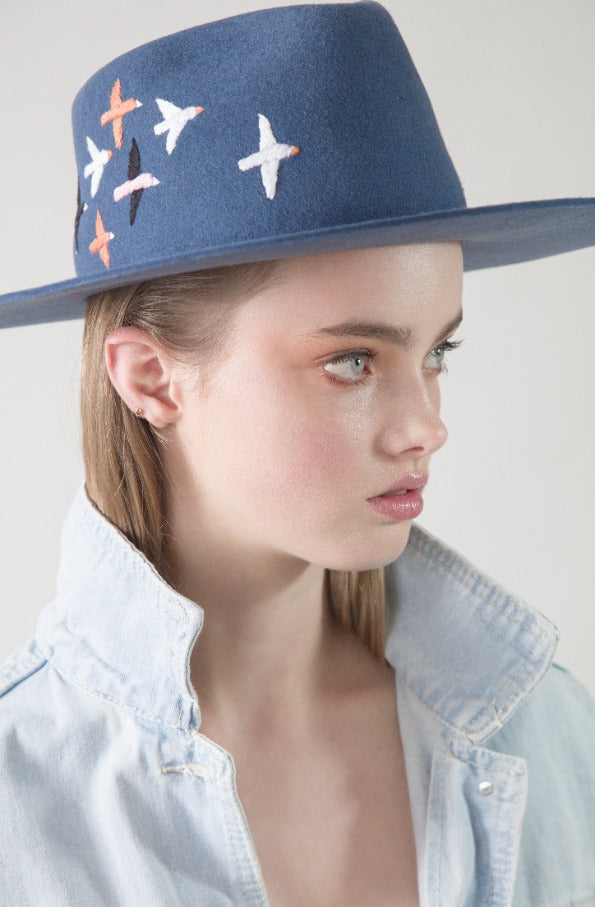 AGUSTINA - WEST HAT - PISQU