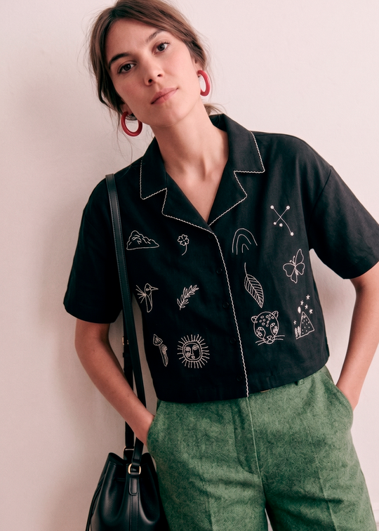 BLACK ARMINDA CROP SHIRT