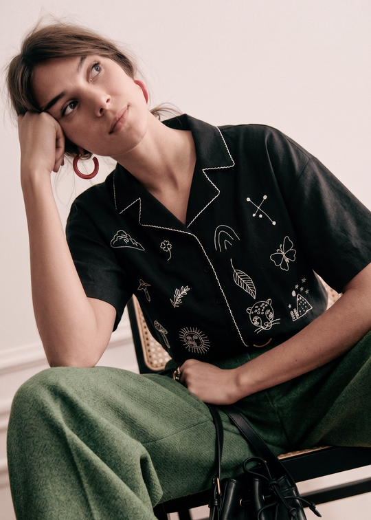 BLACK ARMINDA CROP SHIRT