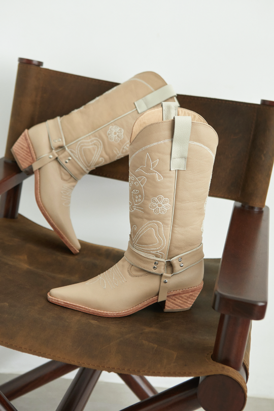 CHUMBI NUDE BOOTS