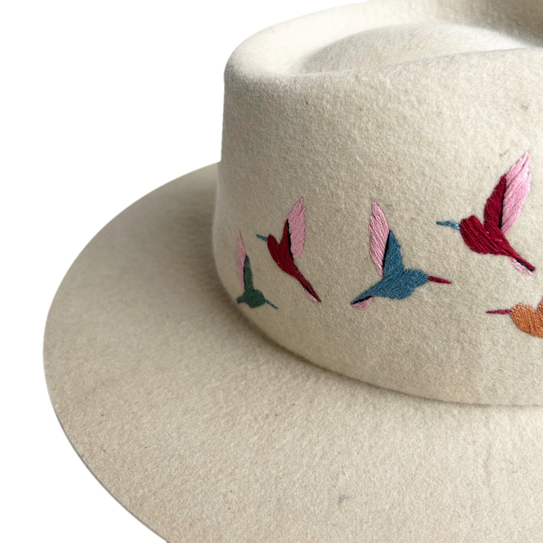 AGUSTINA - WEST HAT - QINTI