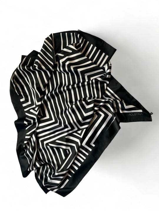 AGUSTINA - SQUARE SCARF "KAKATAIBO"