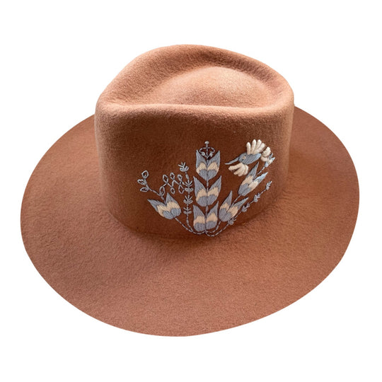 AGUSTINA - SOMBRERO DEL OESTE - PALLAY 2022